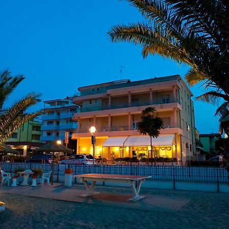 Albergo Villa Mauri Rimini Exteriör bild