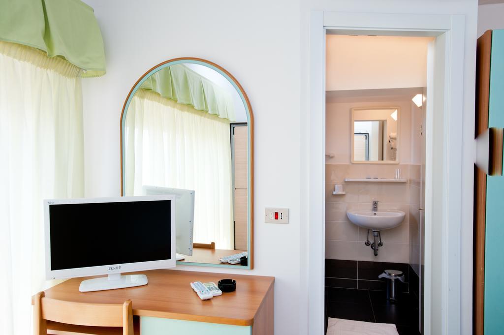 Albergo Villa Mauri Rimini Exteriör bild